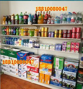 無人零食售貨架 臥室的垃圾桶里的內褲