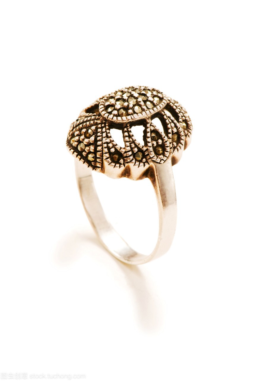 白金,銀,垂飾,發光,黃銅,純銀,發亮,飾物,珍貴,麗人,圈,黑色,配件,零件,黃銅制品,配景,戒指,鉆石,黑,背景,風尚,美麗,時尚,摳像,胸針,玄色,美,秀麗,裝飾,孤單,布景,金黃,裝點,華侈,奢侈,黃金,單獨孤立,豪侈,金色,細軟,奢靡,葡萄酒釀造,孤立,寶石,首飾,俏麗,孤立單獨的,金,瓊漿,白,珠寶,貴重物品,石頭,白銀,鉑金,侈靡,流行,皎白,白色,金屬,豪華,奢侈品